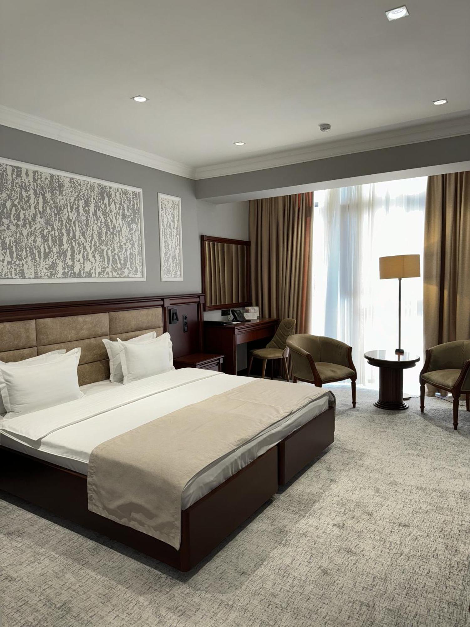 Mir Luxe Plaza Hotel Tashkent Ngoại thất bức ảnh