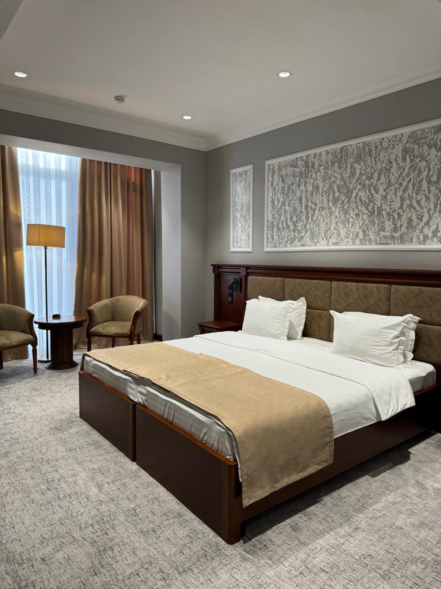 Mir Luxe Plaza Hotel Tashkent Ngoại thất bức ảnh