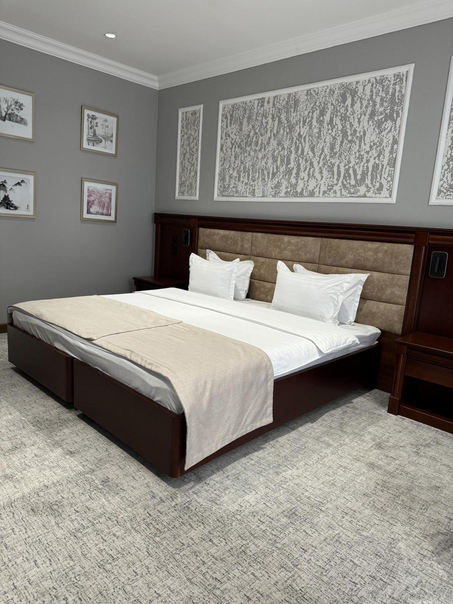 Mir Luxe Plaza Hotel Tashkent Ngoại thất bức ảnh